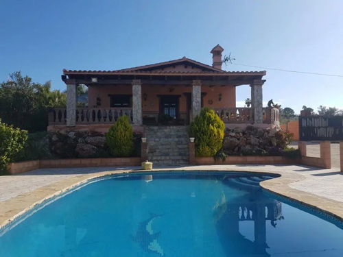 Alhaurin El Grande Country house with pool to rent from €1,200 per month